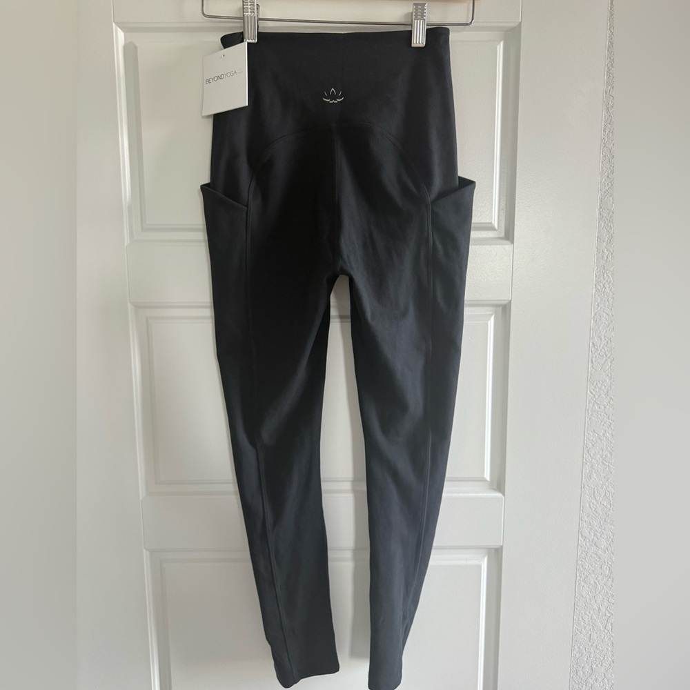 NWT Beyond Yoga Women's Classic Black Leggings, Size Small